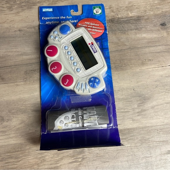 Jeopardy Handheld Game Second Edition 2005 Hasbro Parker Brothers NEW Sealed - Picture 2 of 8